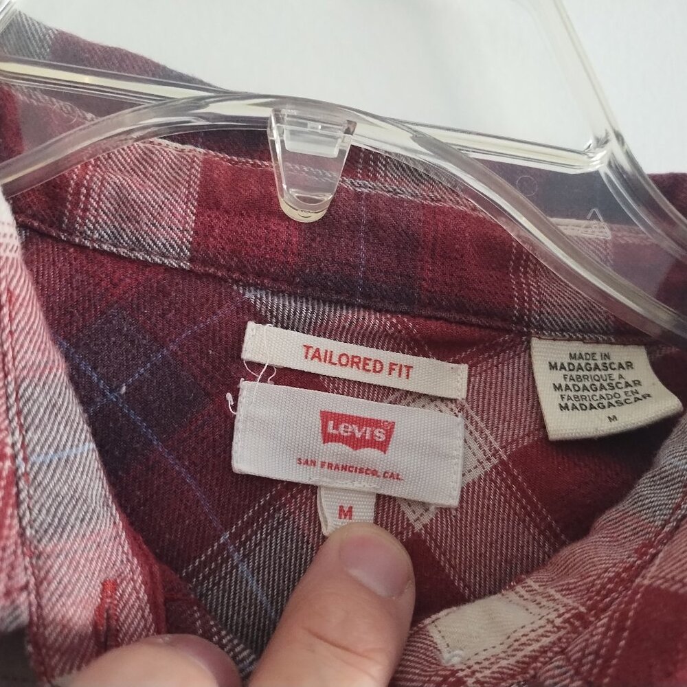 Levis button up shirt